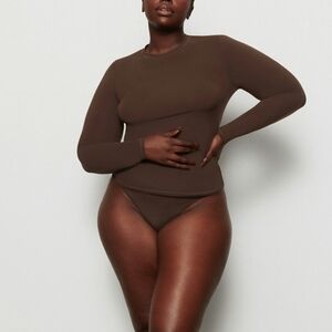 SKIMS Fits Everybody Long Sleeve T-shirt Cocoa Small AP-TSH-0650